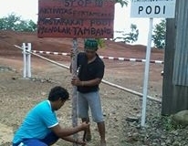 Warga_Podi_menolak_Tambang_PT_AJA_di_Podi_Touna